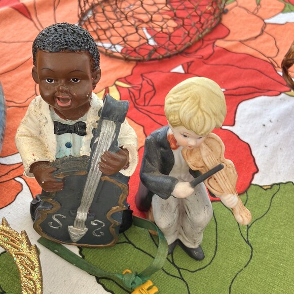 Musical Vintage Christmas Collection - Basket of Entertainment 11 Pieces Vintage - Picture 2 of 7